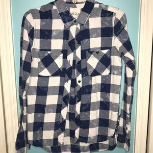 Women’s Mudd button down shirt